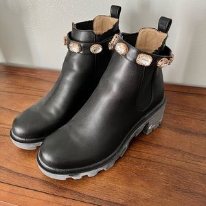 Steve Madden Amulet Boots Size 9